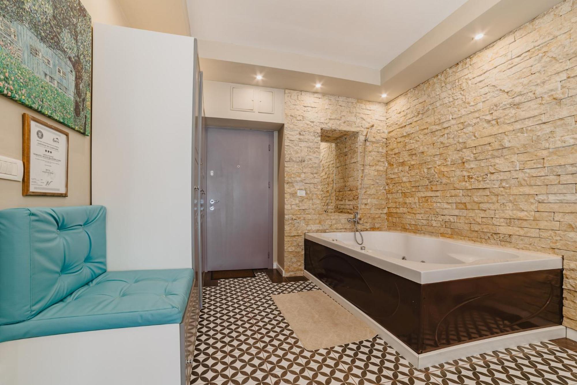 Romantic Jacuzzi Belleview Studio Sinaia Luaran gambar